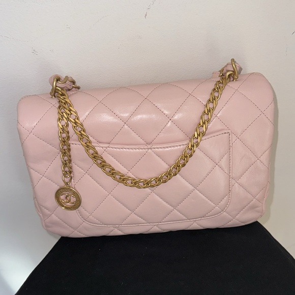 Chanel Quilted Caviar Medium double Flap. - Picture 5 of 12
